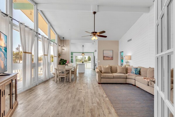 Maison, Plusieurs lits (Bates Avenue House) | Aire de séjour