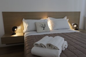 2 bedrooms, iron/ironing board, free WiFi, bed sheets - Devalù Politeama elegante appartamento al centro (palermo)