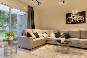 Villa (4 Bedrooms) | Interior