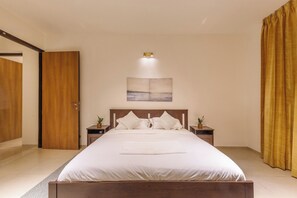 12 bedrooms, bed sheets