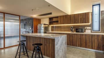 Vila (1 Bedroom) | Cozinha privada | Geladeira, micro-ondas, torradeira, liquidificador