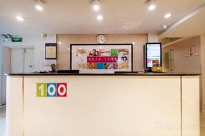 Unclassified image, 2 of 9, button - 100 Inn Changsha Railway Station (Changsha)