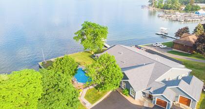 One Bedroom Lake View Suite at our Lakefront Paradise. Pool, Hot Tub, Kayaks and more. Sleeps 2 Adults