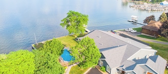 One Bedroom Lake View Suite at our Lakefront Paradise. Pool, Hot Tub, Kayaks and more. Sleeps 2 Adults