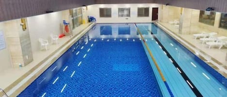 Piscine intérieure