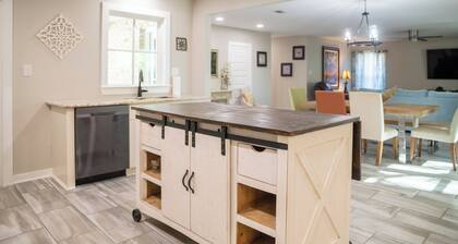 3BR/2,5BA close to Beach, Casinos & Downtown Ocean Springs! Shorebound