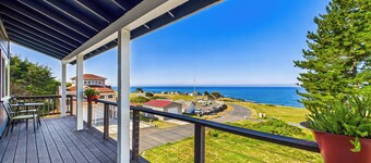 Shelter Cove- WOW What a View! Pet friendly, Close to everything