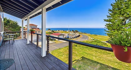 Shelter Cove- WOW What a View! Pet friendly, Close to everything