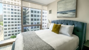 Comfort Apartment, Pets allowed | 1 bedroom, desk, laptop workspace, iron/ironing board - Atlantic Station-9G (Stamford)