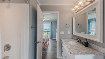 Studio (4 Bedrooms) | Property amenity
