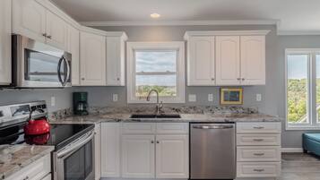 Studio (4 Bedrooms) | Property amenity
