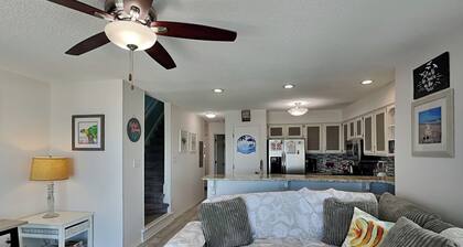 Hailey's Hideaway by Topsail Realty