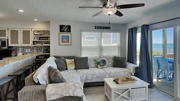 Studio (3 Bedrooms) | Property amenity