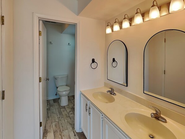 Studio (3 Bedrooms) | Property amenity - Hailey's Hideaway by Topsail Realty (Holly Ridge)