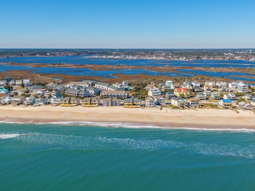 Hailey's Hideaway by Topsail Realty