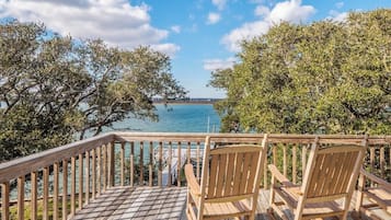 Studio (3 Bedrooms) | Property amenity