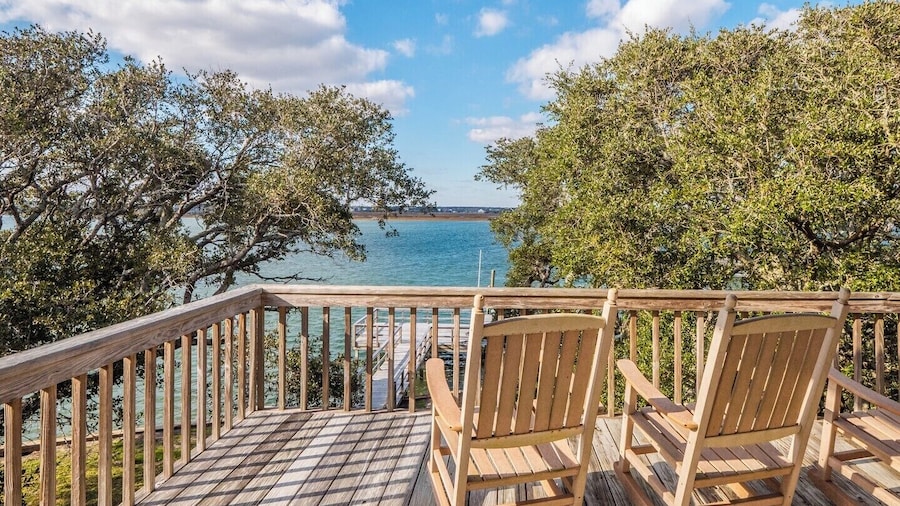 Nicholson Oaks by Topsail Realty