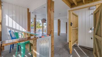Studio (4 Bedrooms) | Property amenity