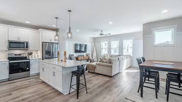 Studio (4 Bedrooms) | Kemudahan hartanah