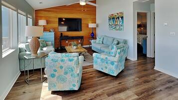 Studio (Multiple Bedrooms) | Property amenity