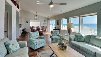 Studio (Multiple Bedrooms) | Property amenity