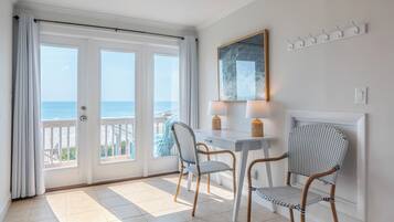 Studio (Multiple Bedrooms) | Property amenity