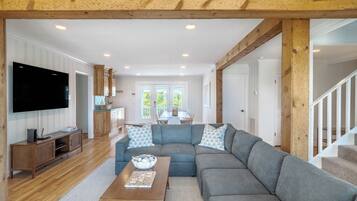 Studio (Multiple Bedrooms) | Property amenity