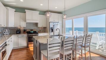 Studio (5 Bedrooms) | Property amenity