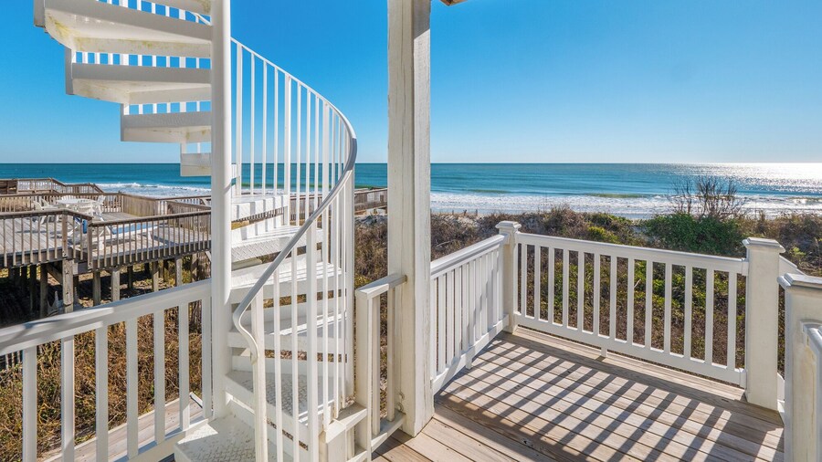Sandy Feet by Topsail Realty