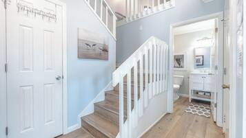 Studio (2 Bedrooms) | Property amenity