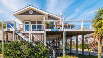 Studio (3 Bedrooms) | Property amenity