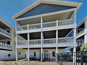 Studio (6 Bedrooms) | Property amenity