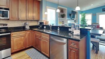 Studio (6 Bedrooms) | Property amenity