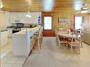 Studio (3 Bedrooms) | Property amenity