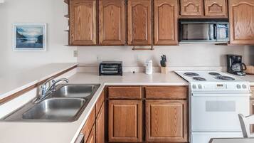 Studio (2 Bedrooms) | Property amenity
