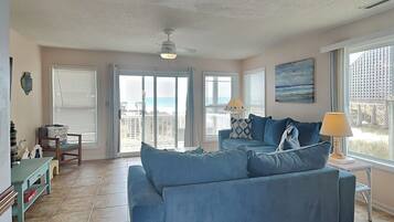 Studio (2 Bedrooms) | Property amenity