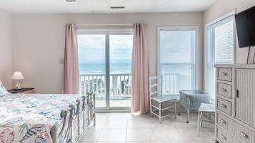 Studio (2 Bedrooms) | Property amenity