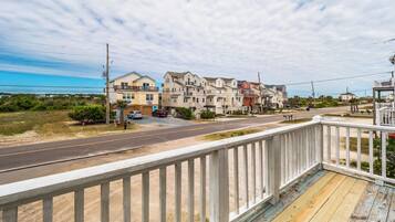 Studio (2 Bedrooms) | Property amenity