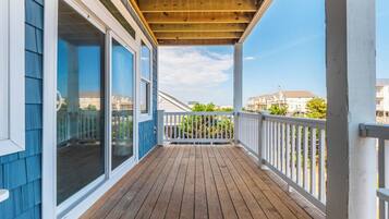 Studio (4 Bedrooms) | Property amenity