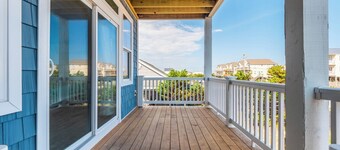Strand Bungalow by Topsail Realty