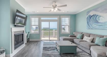 Strand Bungalow by Topsail Realty