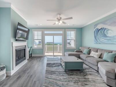 Strand Bungalow by Topsail Realty