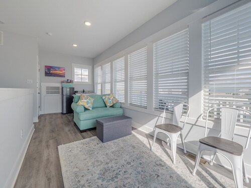 Strand Bungalow by Topsail Realty