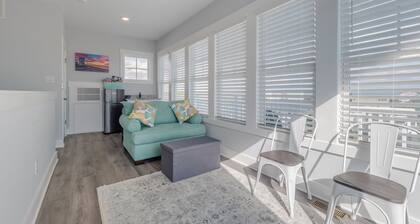 Strand Bungalow by Topsail Realty