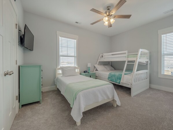 Studio (4 Bedrooms) | Property amenity