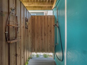 إستديو (4 Bedrooms) | وسائل الراحة في المنشأة