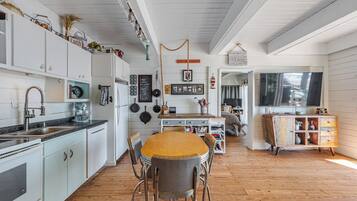 Studio (4 Bedrooms) | Property amenity