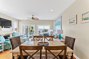 Studio (3 Bedrooms) | Property amenity