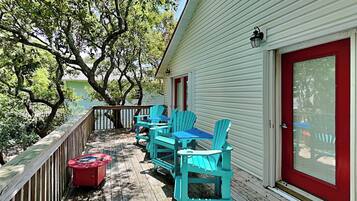 Studio (3 Bedrooms) | Property amenity