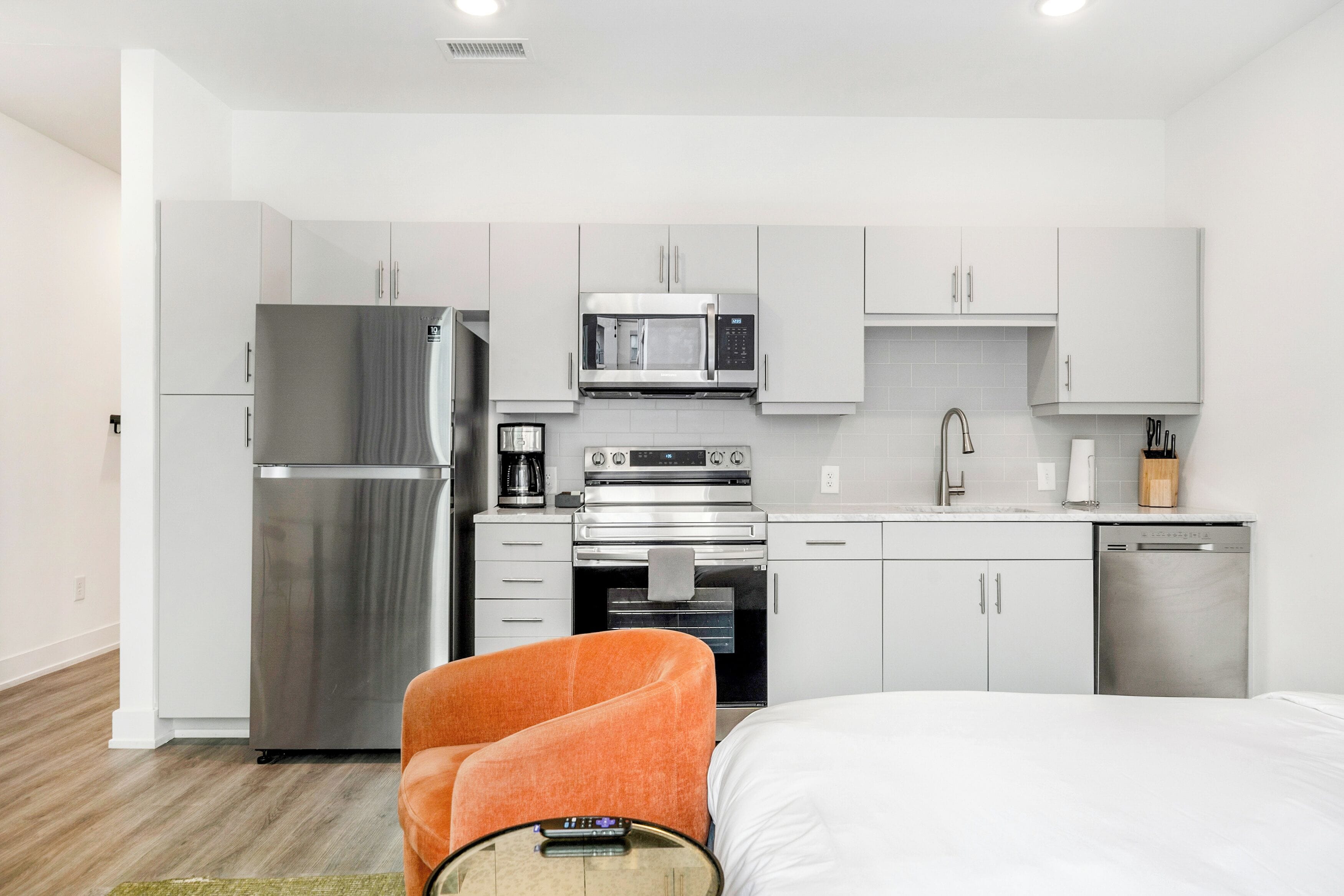 Studio, 1 King Bed | Soundproofing, WiFi (free)